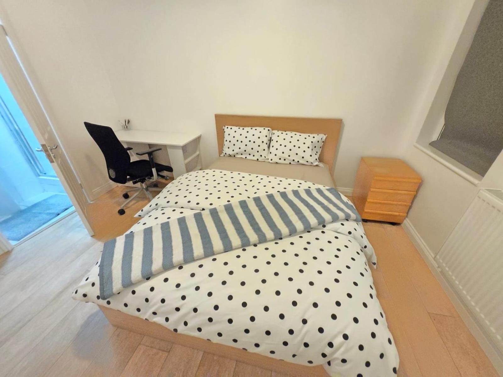 Chariss Room 5 Norwood Exteriör bild